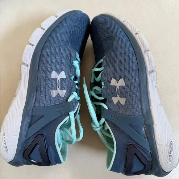 Under Armour womens blue Sneakers 6.5 - Picture 3 of 8